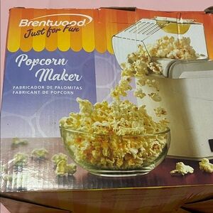 Brentwood White Popcorn Maker